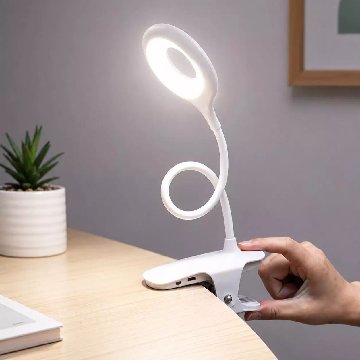 LAMPARA LED TIPO CLIP INALAMBRICA RECARGABLE BLANCA